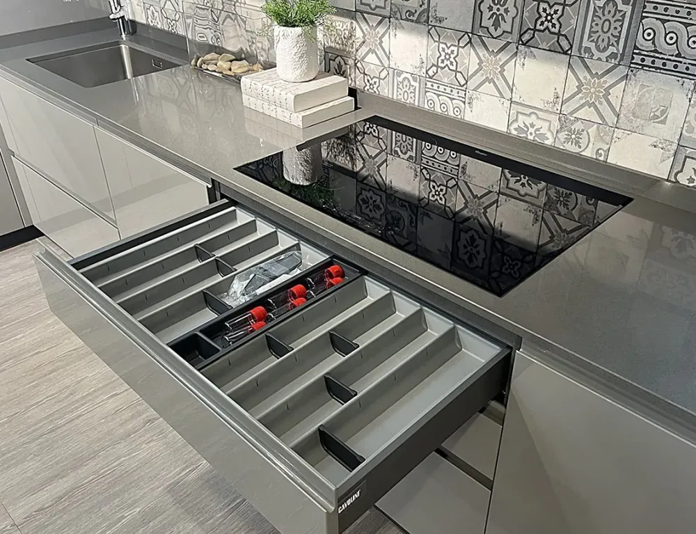 Cucina ad angolo in laccato lucido a prezzo ribassato 30%^Scavolini New