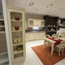 Cucina ad angolo in legno magnolia Madeleine a prezzo ribassato^Scavolini Discount