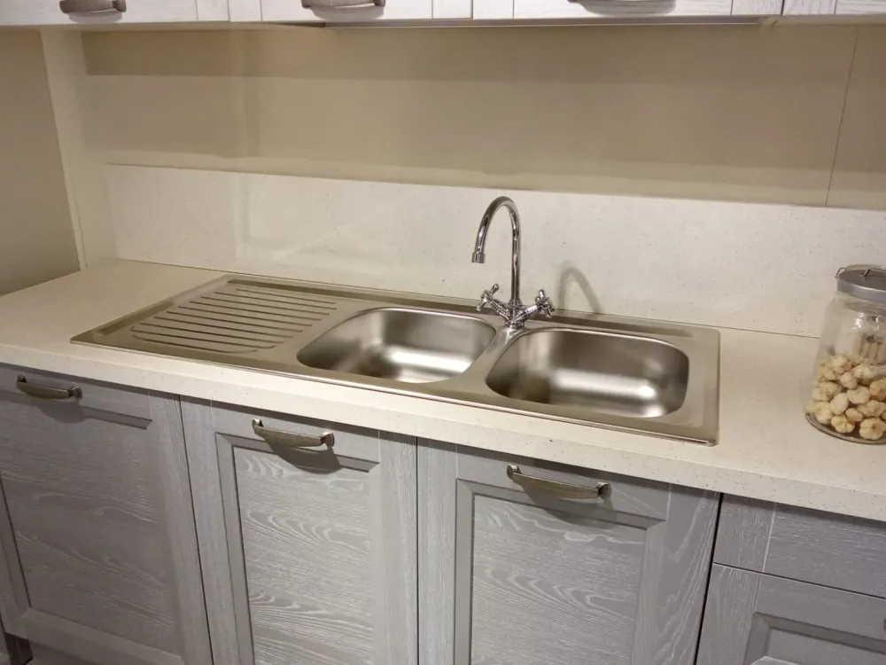 Cucina ad angolo in legno a prezzo scontato 36%^GM Cucine