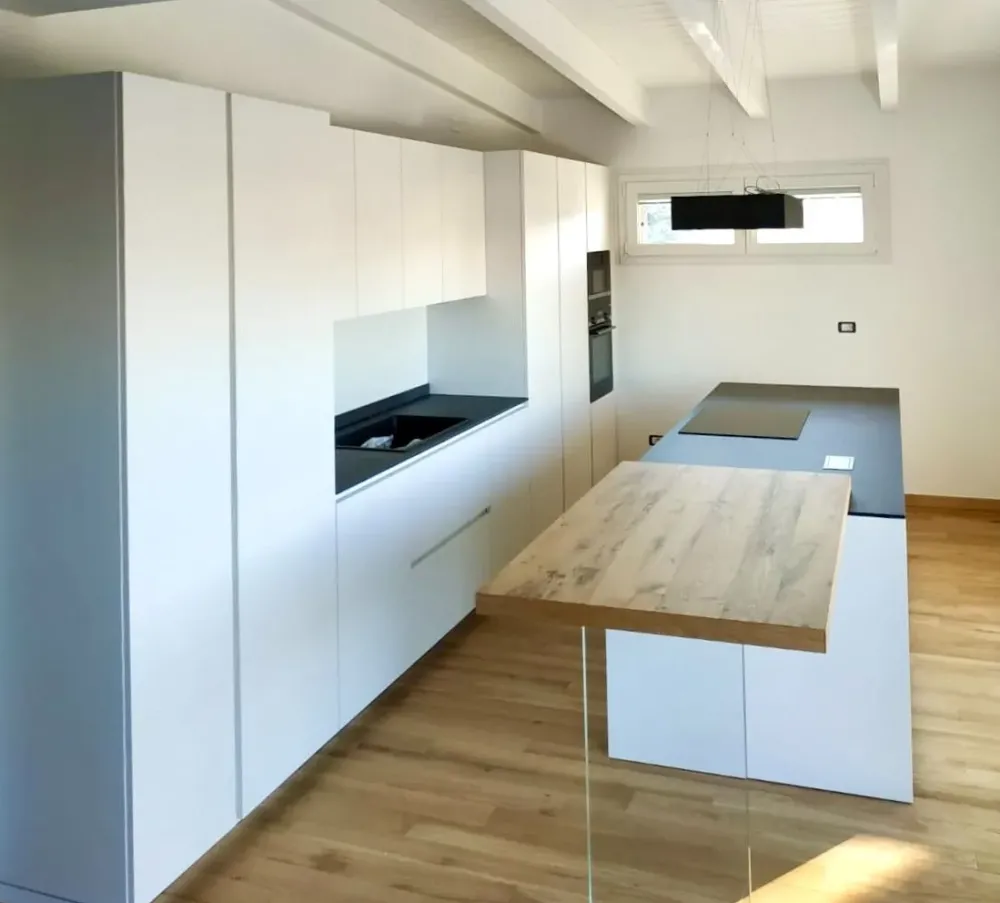 Cucina ad isola design Ingrosso cucine moderne icm32 a prezzo scontato^Primopiano Cucine Hot