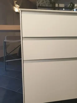 Cucina ad isola in laminato opaco bianca Artematica a prezzo ribassato^Valcucine Best