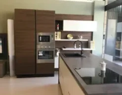 Cucina ad isola in polimerico opaco bianca Petalo a prezzo ribassato^Essebi