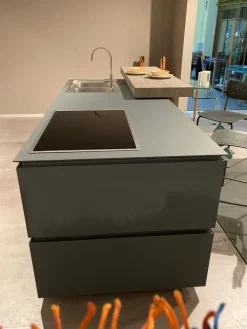 Ernestomeda Cucina ad isola in resina cementizia bianca Obliqua  a prezzo scontato- Cucine Ad Isola|Cucine Design