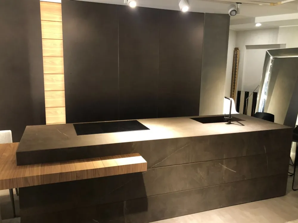 Cucina altri colori design con isola Skill gres^Modulnova