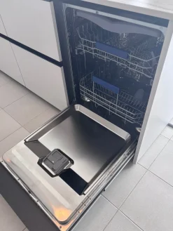 Cucina altri colori moderna con isola Time a soli 15990 Euro^Gentili Group Sale