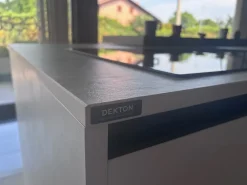 Cucina altri colori moderna con isola Time a soli 15990 Euro^Gentili Group Sale