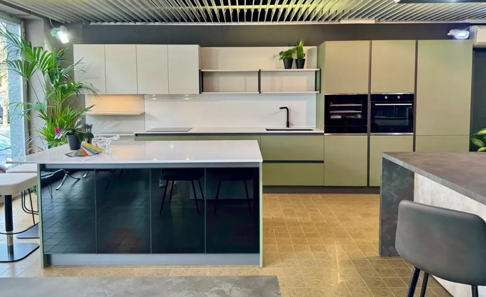 Atra Cucina altri colori moderna ad isola Shine- Cucine Ad Isola|Cucine Moderne