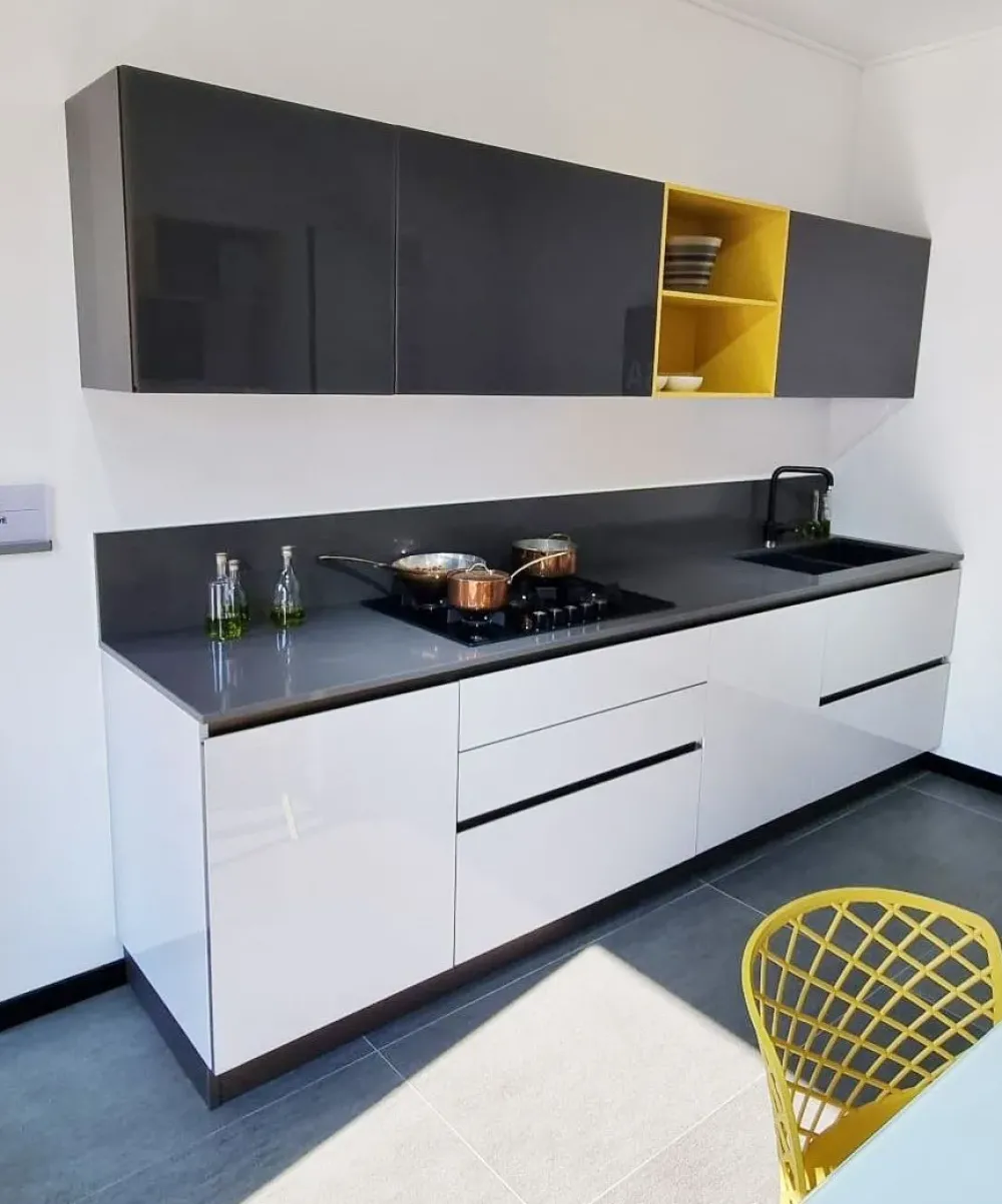 Cucina altri colori moderna lineare Aliant / alevè in offerta Cucine Lineari|Cucine Moderne