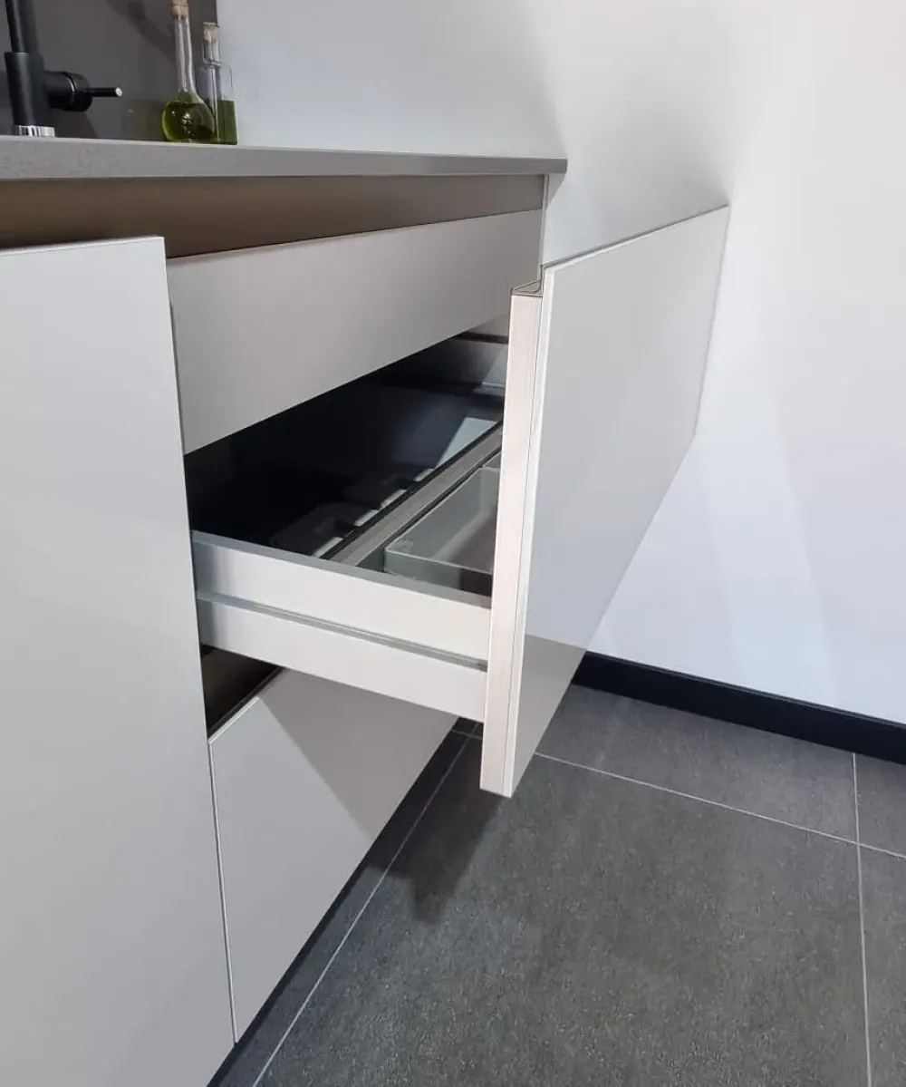 Cucina altri colori moderna lineare Aliant / alevè in offerta Cucine Lineari|Cucine Moderne