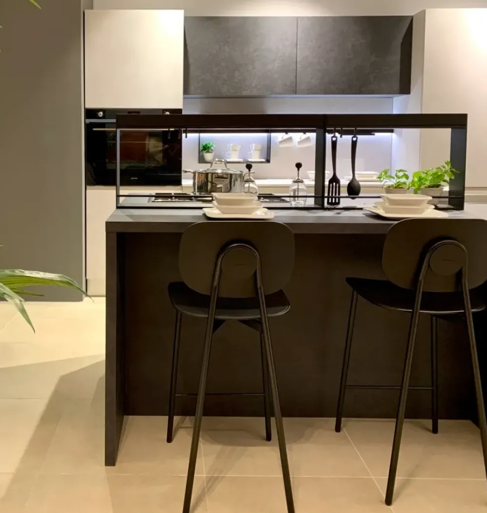 Cucina altri colori moderna con isola Motus^Scavolini New