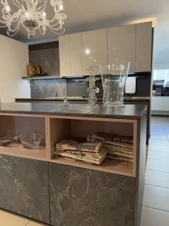 Cucina design con isola grigia in laccata opaco Time^Arredo3 Outlet