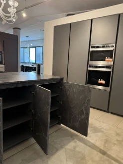 Cucina design con isola grigia in laccata opaco Time^Arredo3 Outlet