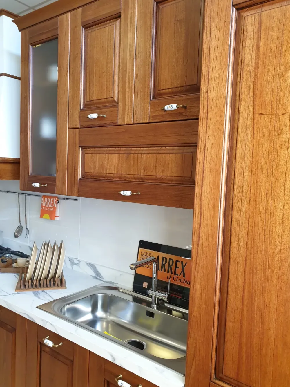 Cucina classica lineare noce in legno Cucina noce classica lineare nora legno^Arrex