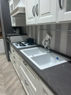 Hot Cucina Baltimora classica bianca lineare scontata 50% Cucine Lineari