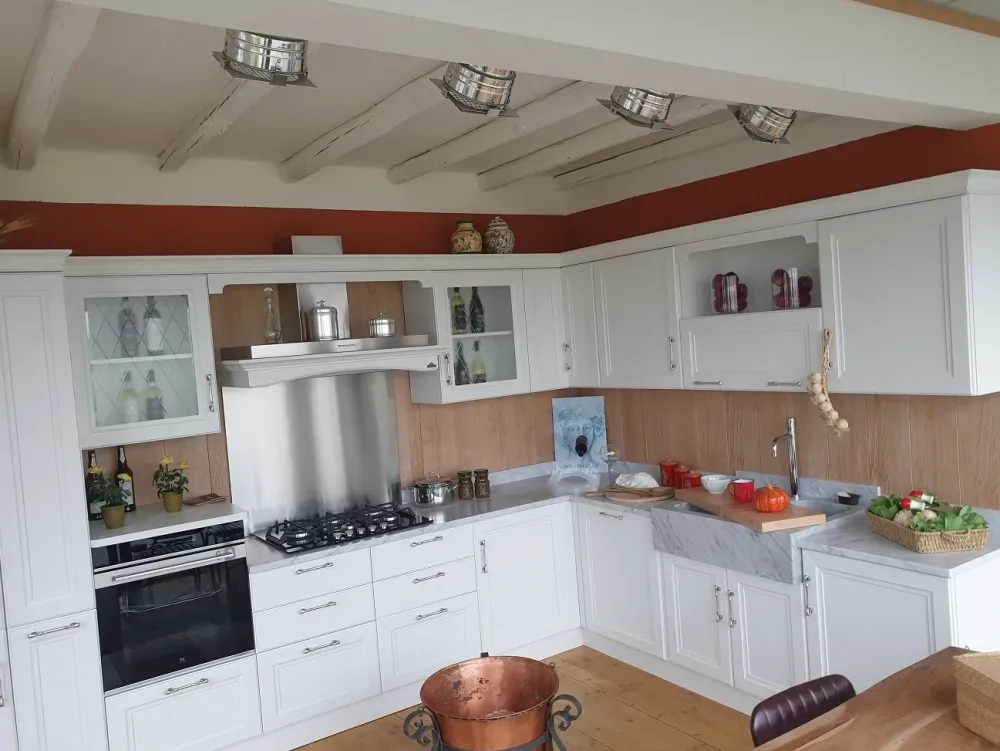 Collezione esclusiva Cucina bianca country ad angolo Granducato scontata- Cucine Ad Angolo|Cucine Country