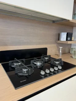 Cucina bianca design ad angolo Young^Stosa Sale