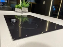 Lube Cucine Cucina bianca design con isola Clover a soli 17800 Euro- Cucine Ad Isola|Cucine Design