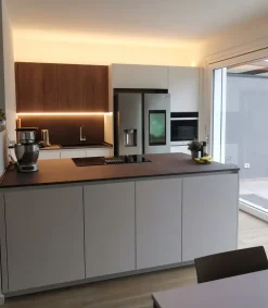 Clearance Cucina bianca design con penisola Ingrosso cucine moderne icm64 scontata Cucine Con Penisola|Cucine Design