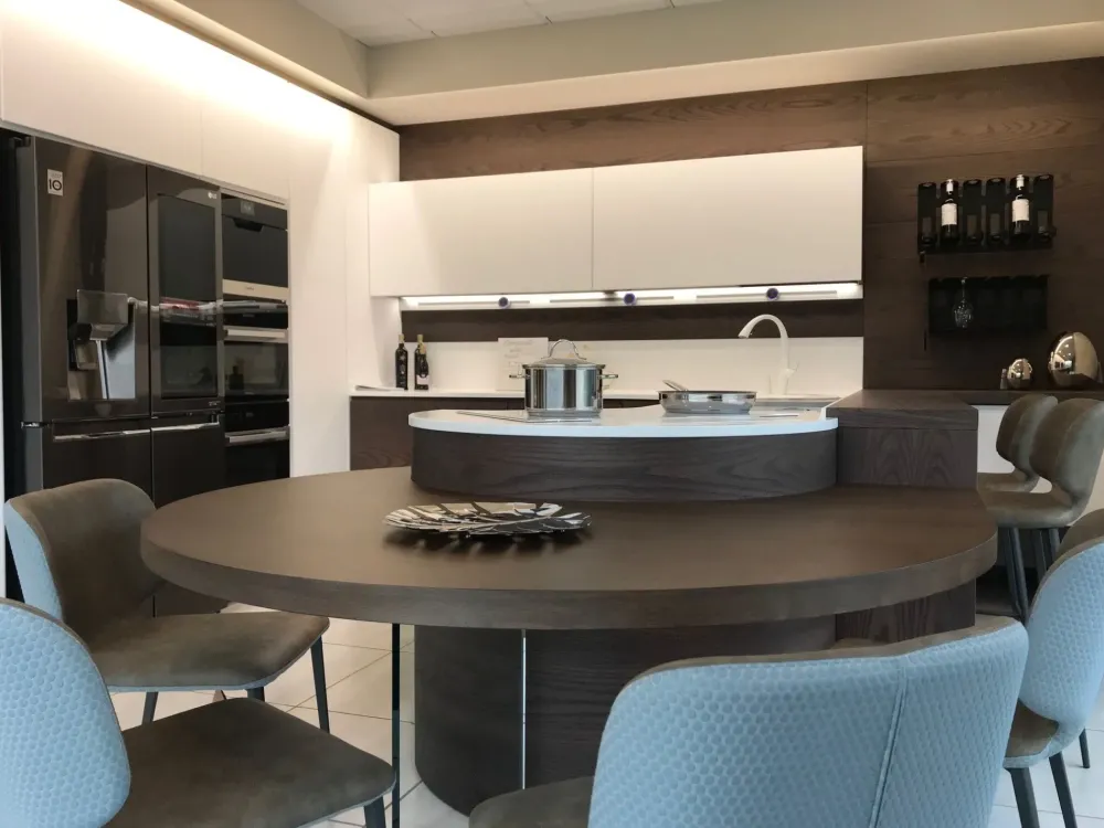 Cucina bianca moderna ad angolo Cucina curva Cucine Ad Angolo|Cucine Moderne
