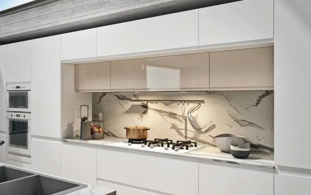 Collezione esclusiva Cucina bianca moderna con isola Cucina white minimal design con isola in offerta- Cucine Ad Isola|Cucine Moderne