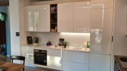 Cucina bianca moderna con penisola Motus   in Offerta Outlet^Scavolini Discount