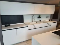 Cucina bianca moderna con isola K3 kali in offerta^Arredo3 Outlet