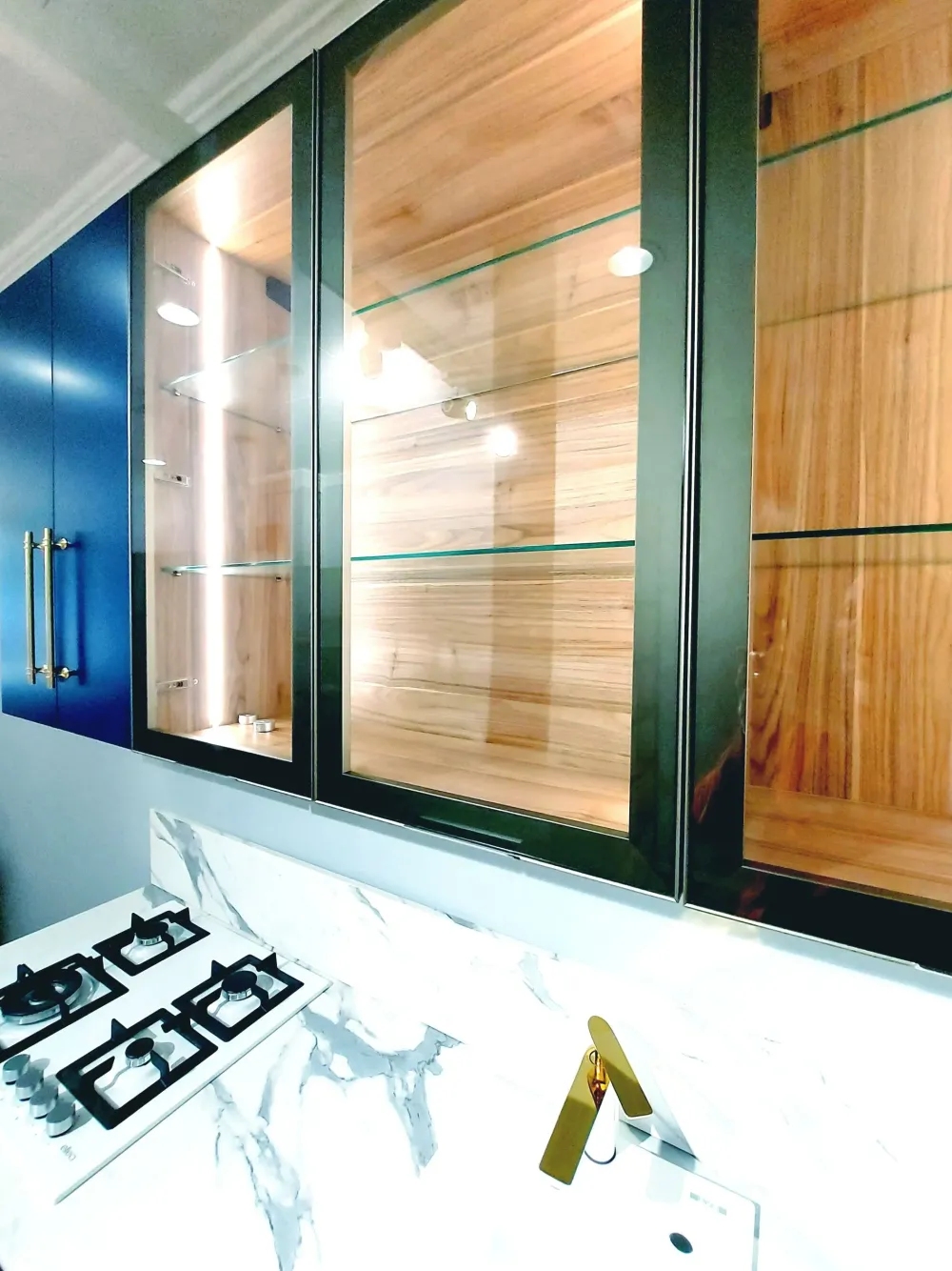 Sale Cucina blu moderna ad angolo Moderna outlet a soli 4000€ Cucine Ad Angolo|Cucine Moderne