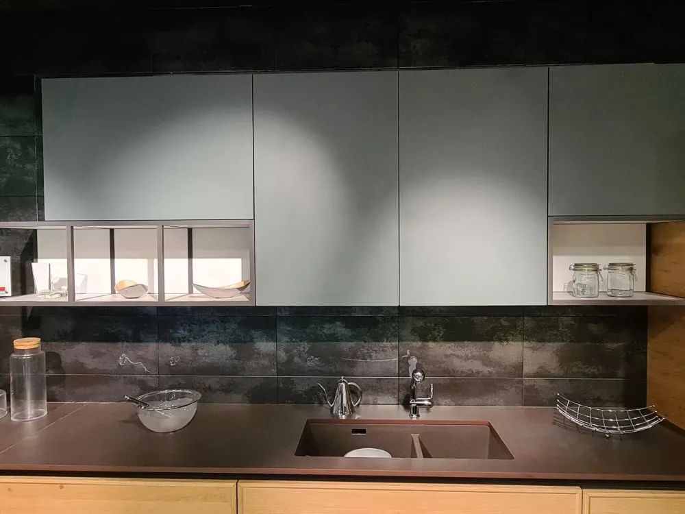 Cucina California moderna rovere chiaro con penisola^Ar-Due