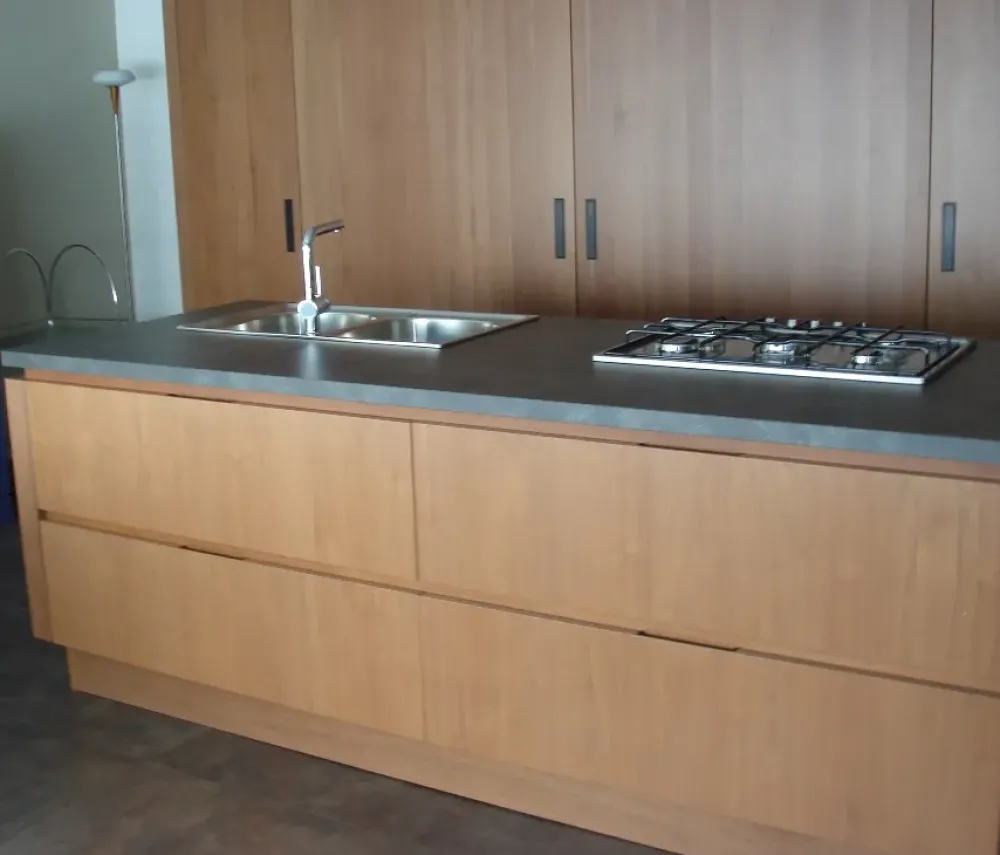 Sale Cucina Modello Yara Noce Cucine Moderne