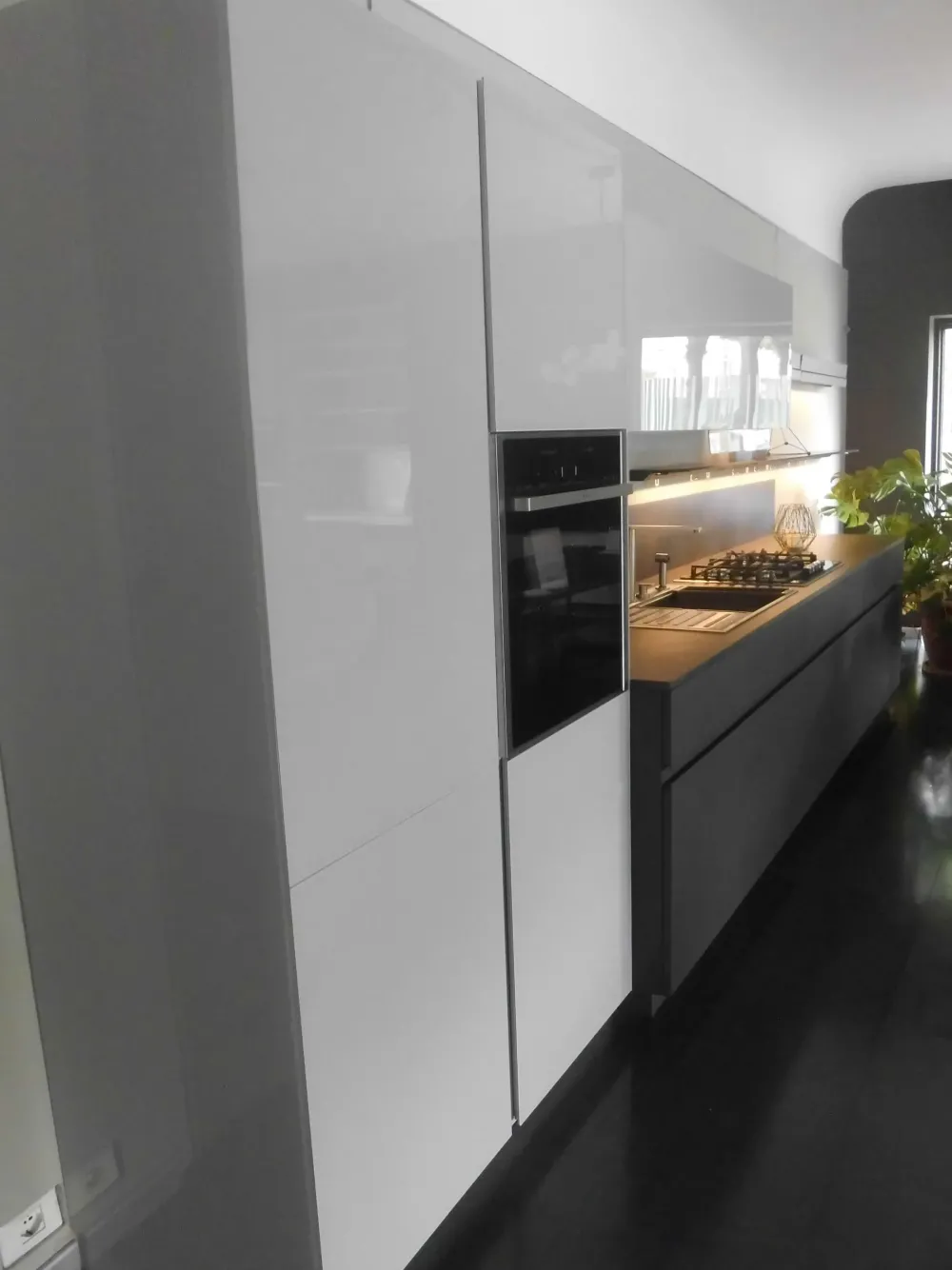 Clearance Cucina moderna lineare altri colori in vetro Maxima 2.2 - vetro lucido e laccato strutturato Cucine Lineari|Cucine Moderne