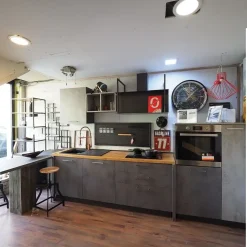 Collezione esclusiva Cucina industriale con penisola grigia in laminato materico Cucina industrial con penisola in hpl e piano top rovere- Cucine Con Penisola