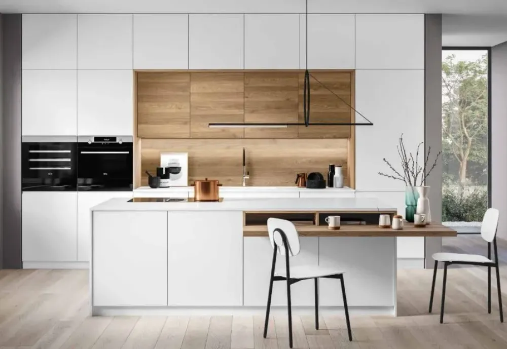 Cucina con isola in laccata opaco bianca J22 a prezzo ribassato^Ar-Due Outlet