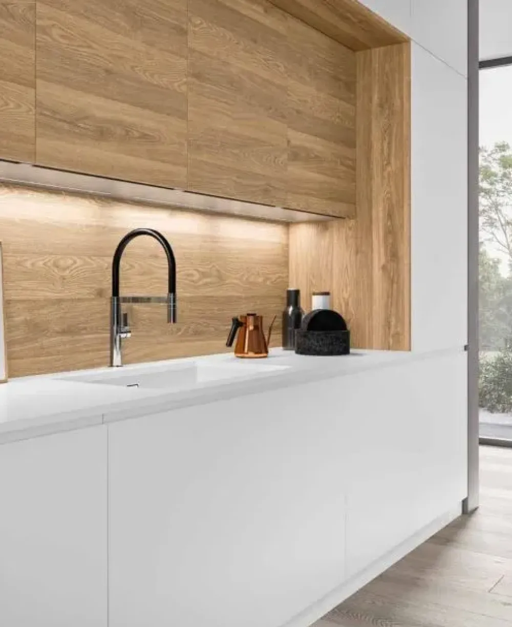 Cucina con isola in laccata opaco bianca J22 a prezzo ribassato^Ar-Due Outlet