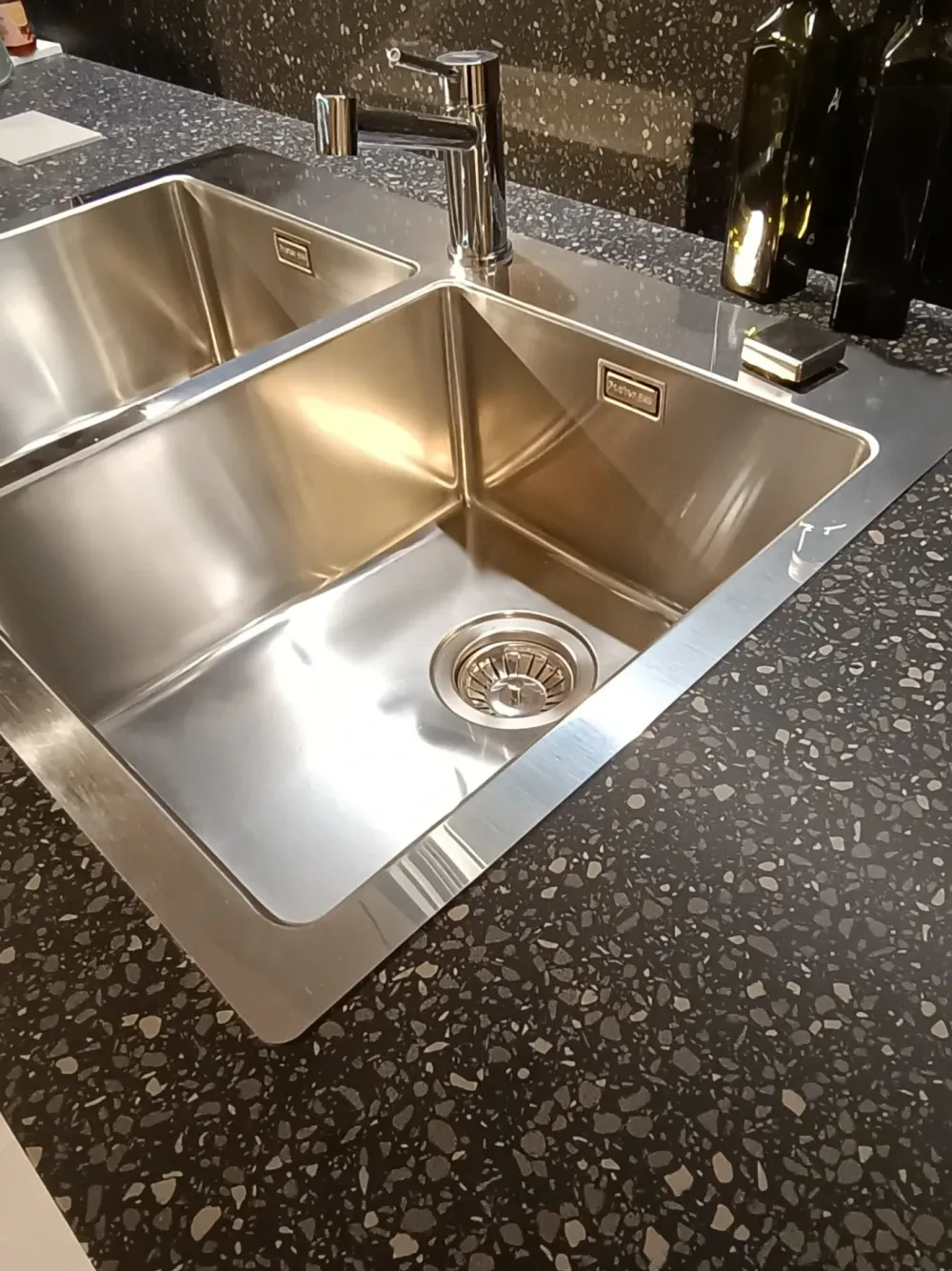 Cucina con isola in laminato materico grigia Kali a prezzo ribassato^Arredo3 Sale