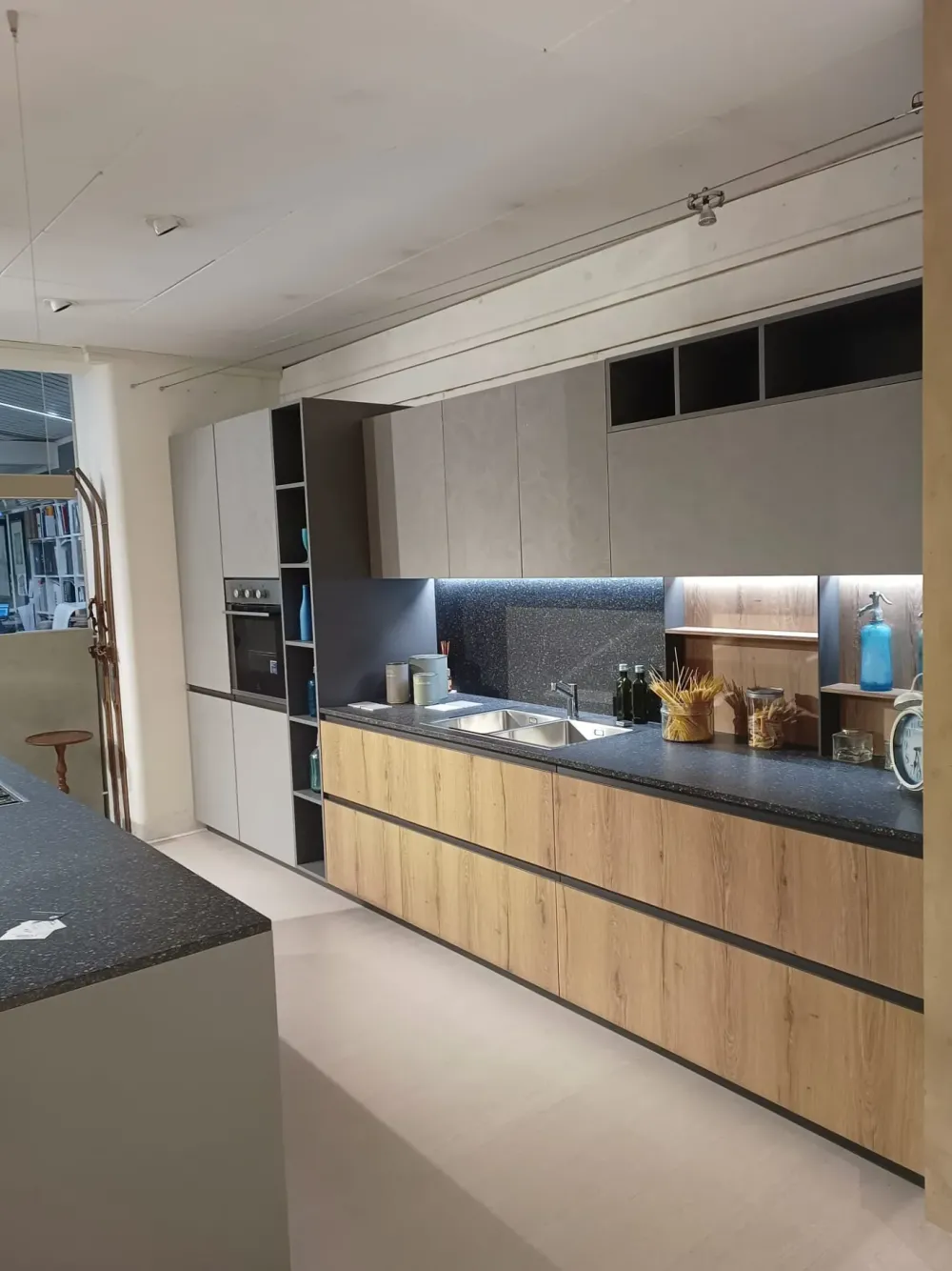 Cucina con isola in laminato materico grigia Kali a prezzo ribassato^Arredo3 Sale