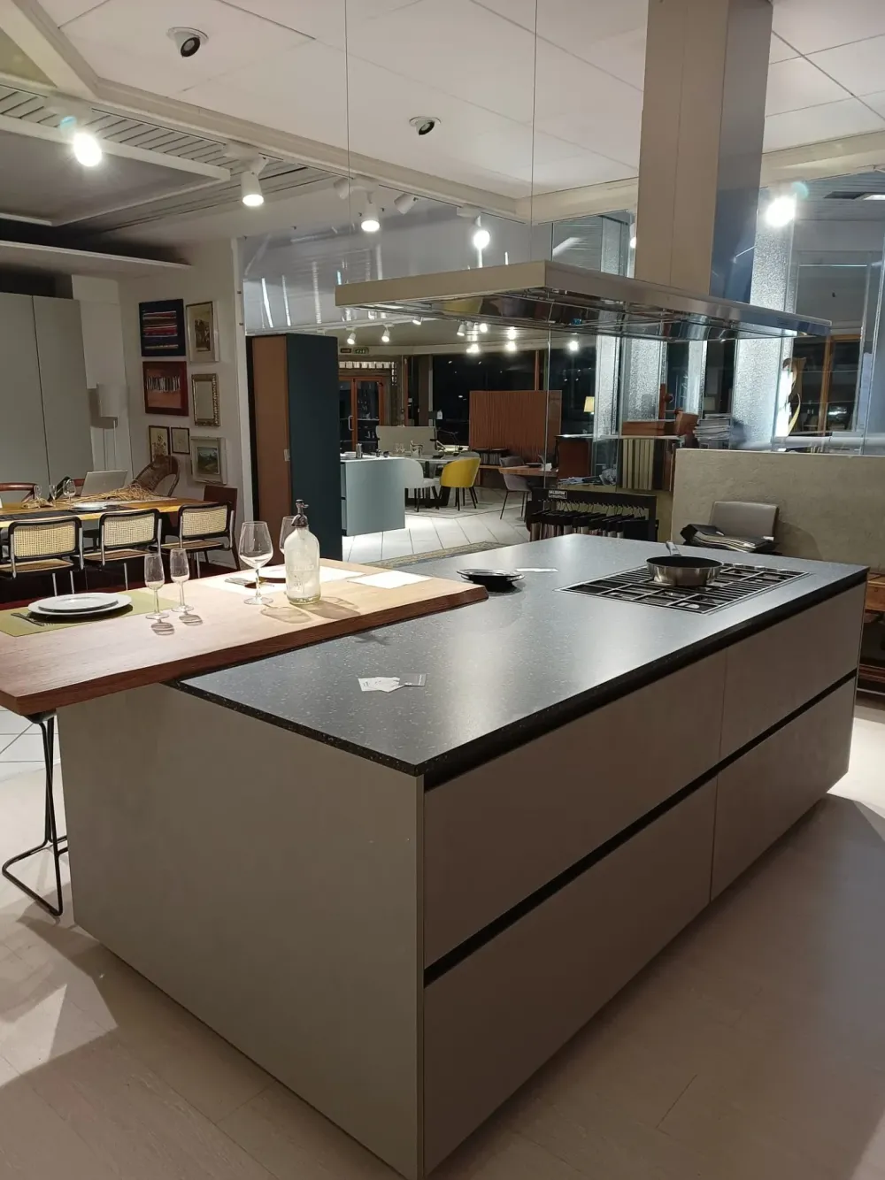 Cucina con isola in laminato materico grigia Kali a prezzo ribassato^Arredo3 Sale