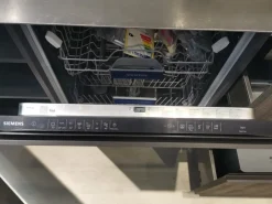 Hot Cucina con isola in laminato materico altri colori  a prezzo ribassato Cucine Ad Isola|Cucine Moderne