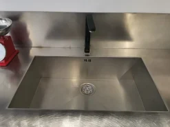 Hot Cucina con isola in laminato materico altri colori  a prezzo ribassato Cucine Ad Isola|Cucine Moderne