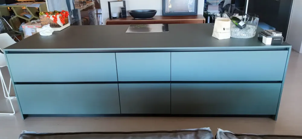Record Cucine Cucina con isola in laminato opaco modello Cucina e isola in fenix verde commodoro ad un prezzo riservato- Cucine Ad Isola|Cucine Design