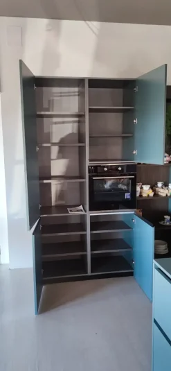 Record Cucine Cucina con isola in laminato opaco modello Cucina e isola in fenix verde commodoro ad un prezzo riservato- Cucine Ad Isola|Cucine Design