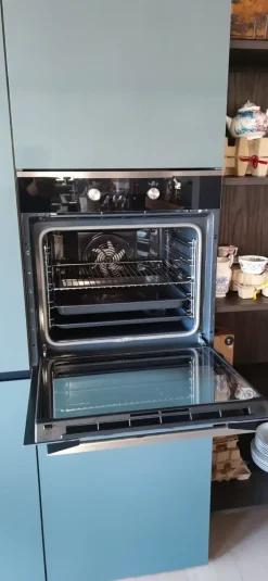 Record Cucine Cucina con isola in laminato opaco modello Cucina e isola in fenix verde commodoro ad un prezzo riservato- Cucine Ad Isola|Cucine Design