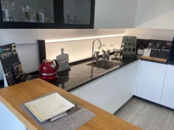 Clearance Cucina con isola in laminato opaco a prezzo ribassato 47% Cucine Ad Isola|Cucine Moderne