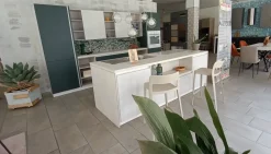 Cucina con isola in nobilitato bianca Green a prezzo ribassato Cucine Ad Isola|Cucine Moderne