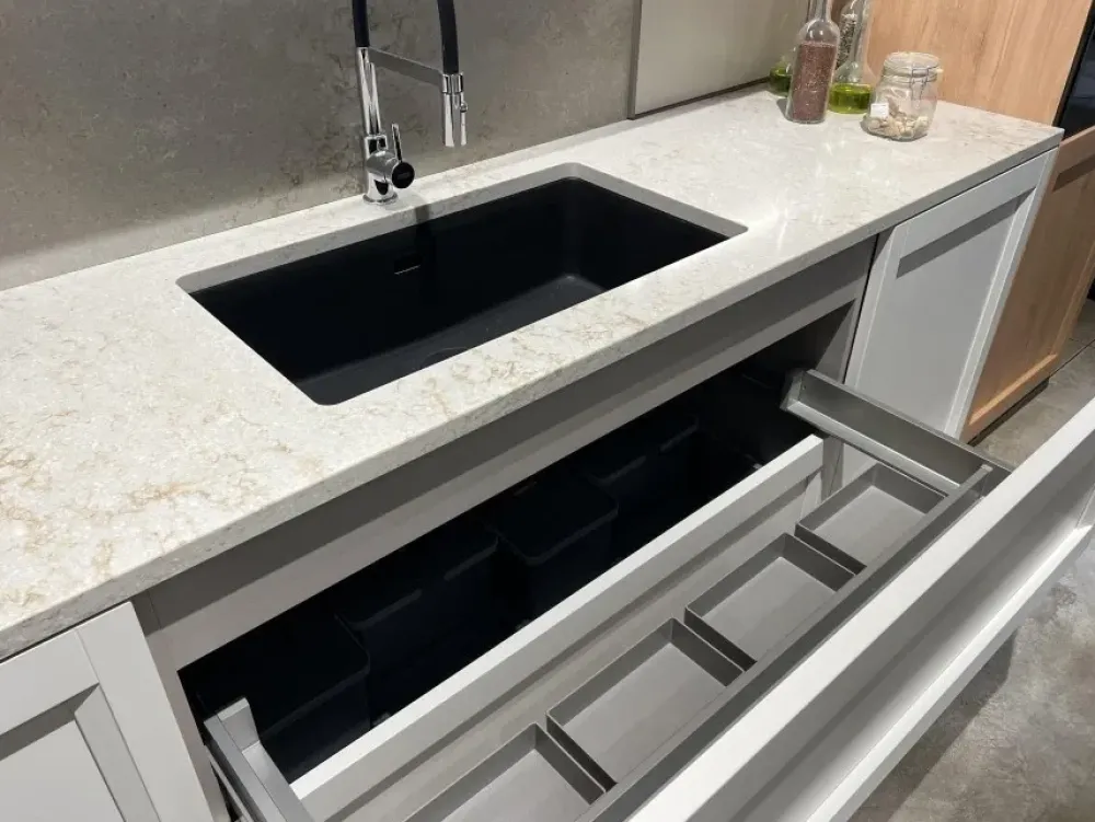 Discount Cucina con isola in nobilitato bianca Palio a prezzo ribassato Cucine Ad Isola|Cucine Moderne