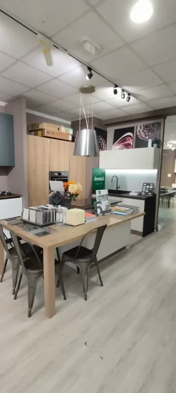 Cucina con isola in polimerico a prezzo scontato 60%^Arredo3