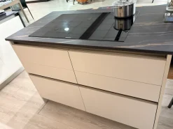 Cucina con isola in polimerico a prezzo scontato 60%^Arredo3
