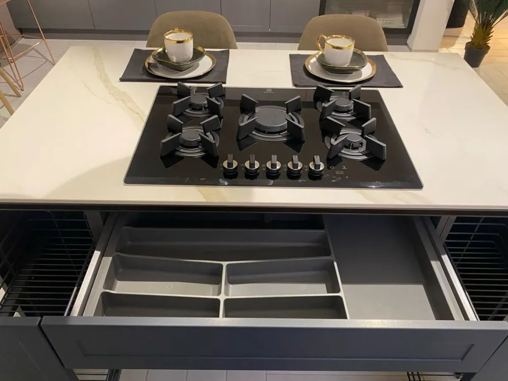 Cucina con isola in polimerico opaco blu Gaia a prezzo scontato^Mobilturi Discount