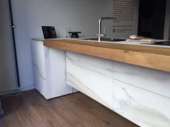 Discount Cucina con isola in vetro a prezzo ribassato 50% Cucine Ad Isola|Cucine Design