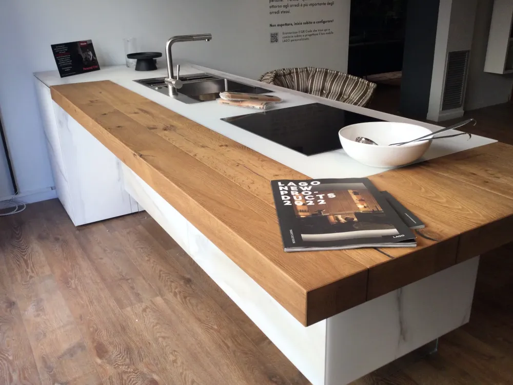 Discount Cucina con isola in vetro a prezzo ribassato 50% Cucine Ad Isola|Cucine Design