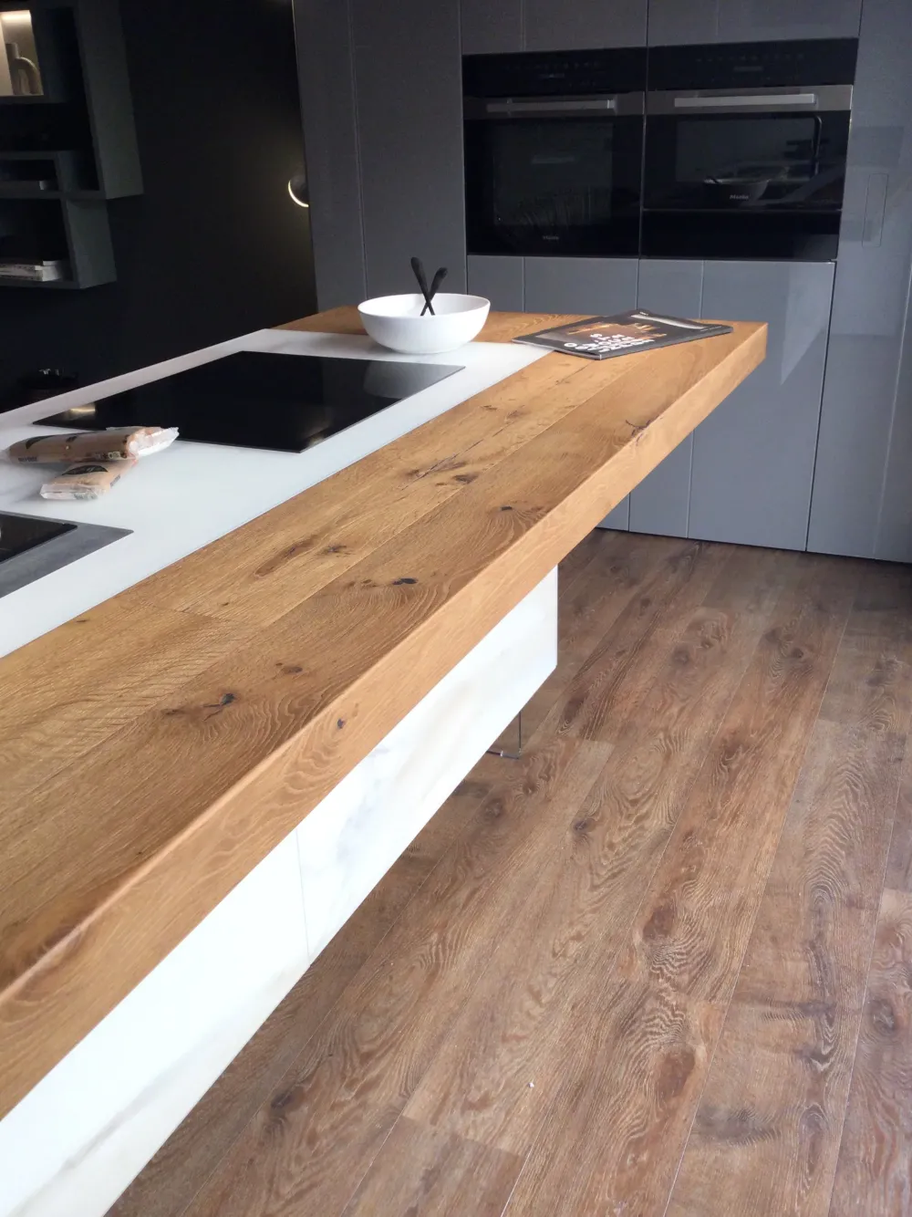 Discount Cucina con isola in vetro a prezzo ribassato 50% Cucine Ad Isola|Cucine Design